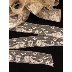 Antique lace with salamanders