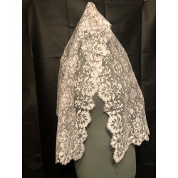 Lace mantilla