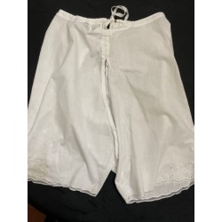 Ancienne culotte brodée