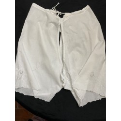 Ancienne culotte brodée