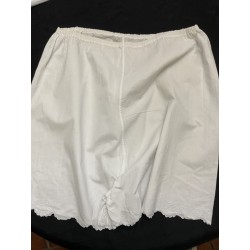 Ancienne culotte brodée