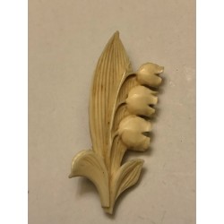 Broche bakélite